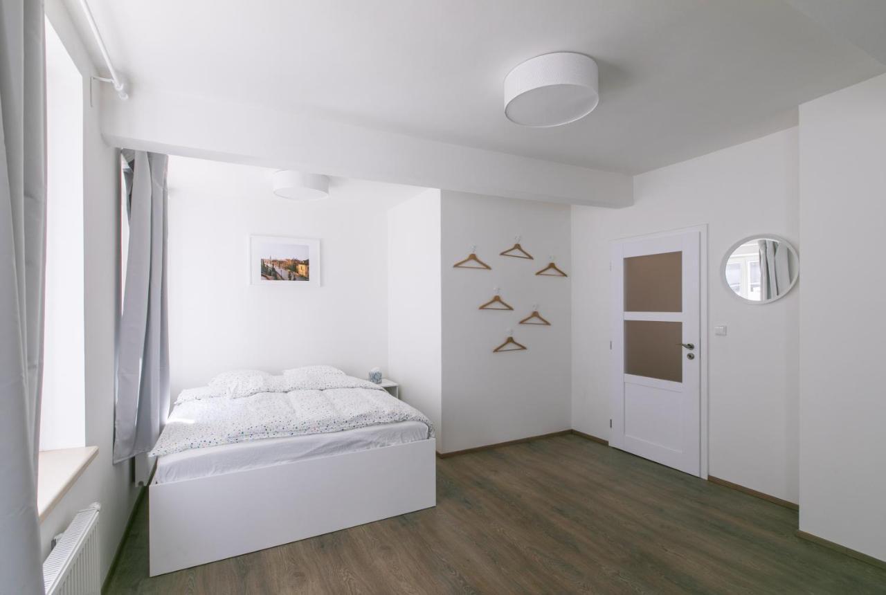 Cozy Apartment In Quiet Courtyard Near Charles Bridge Praga Exterior foto