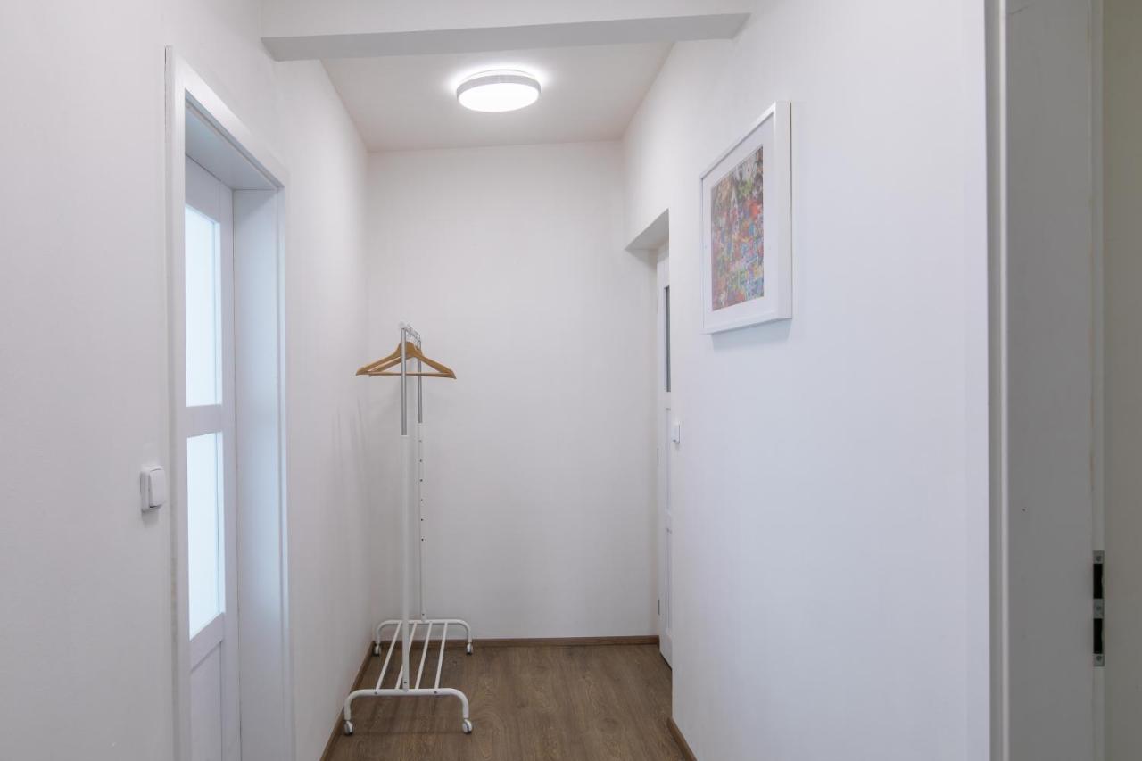 Cozy Apartment In Quiet Courtyard Near Charles Bridge Praga Exterior foto