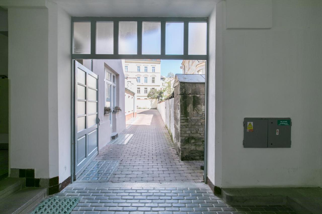 Cozy Apartment In Quiet Courtyard Near Charles Bridge Praga Exterior foto